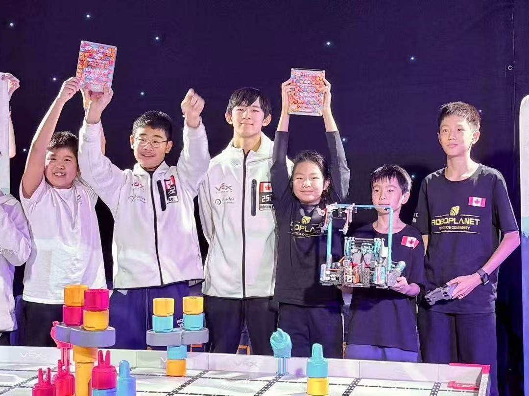 RoboPlanet team at a competition