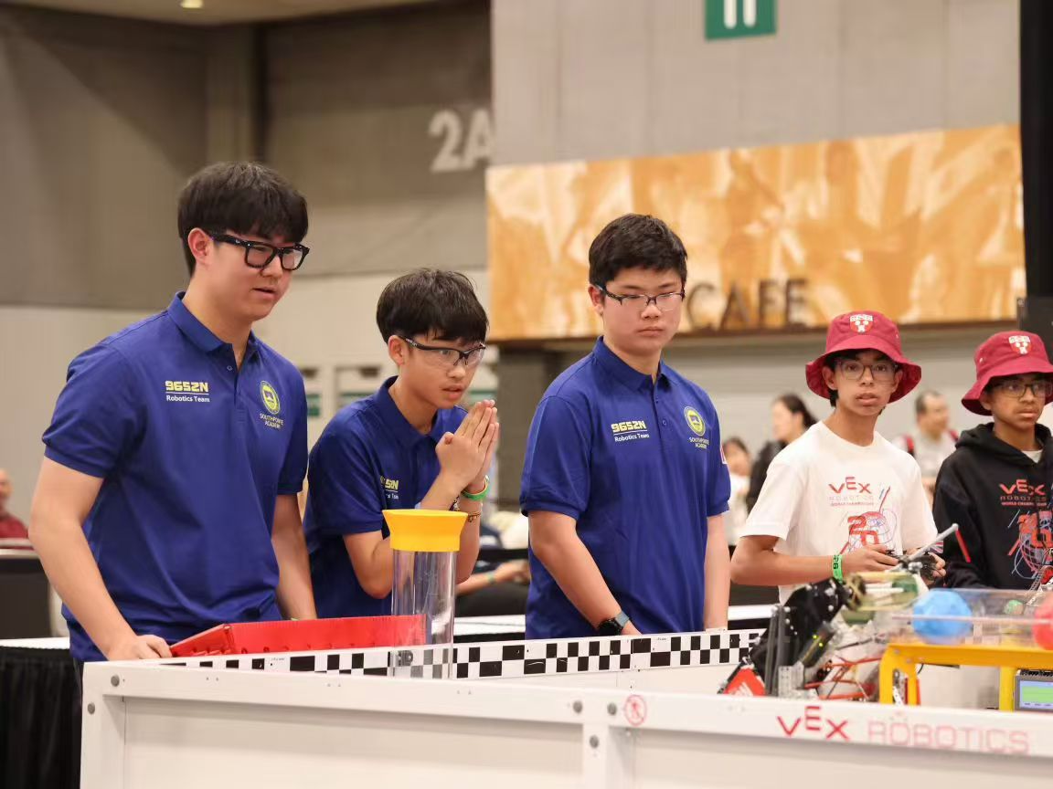 RoboPlanet team during a match